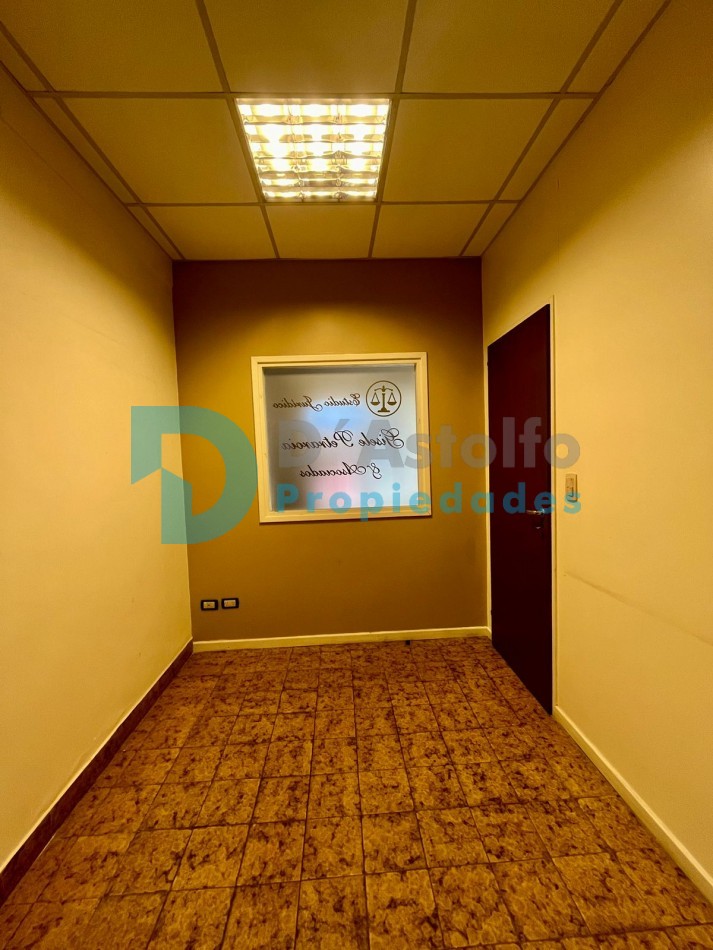 Excelente Local con vivienda