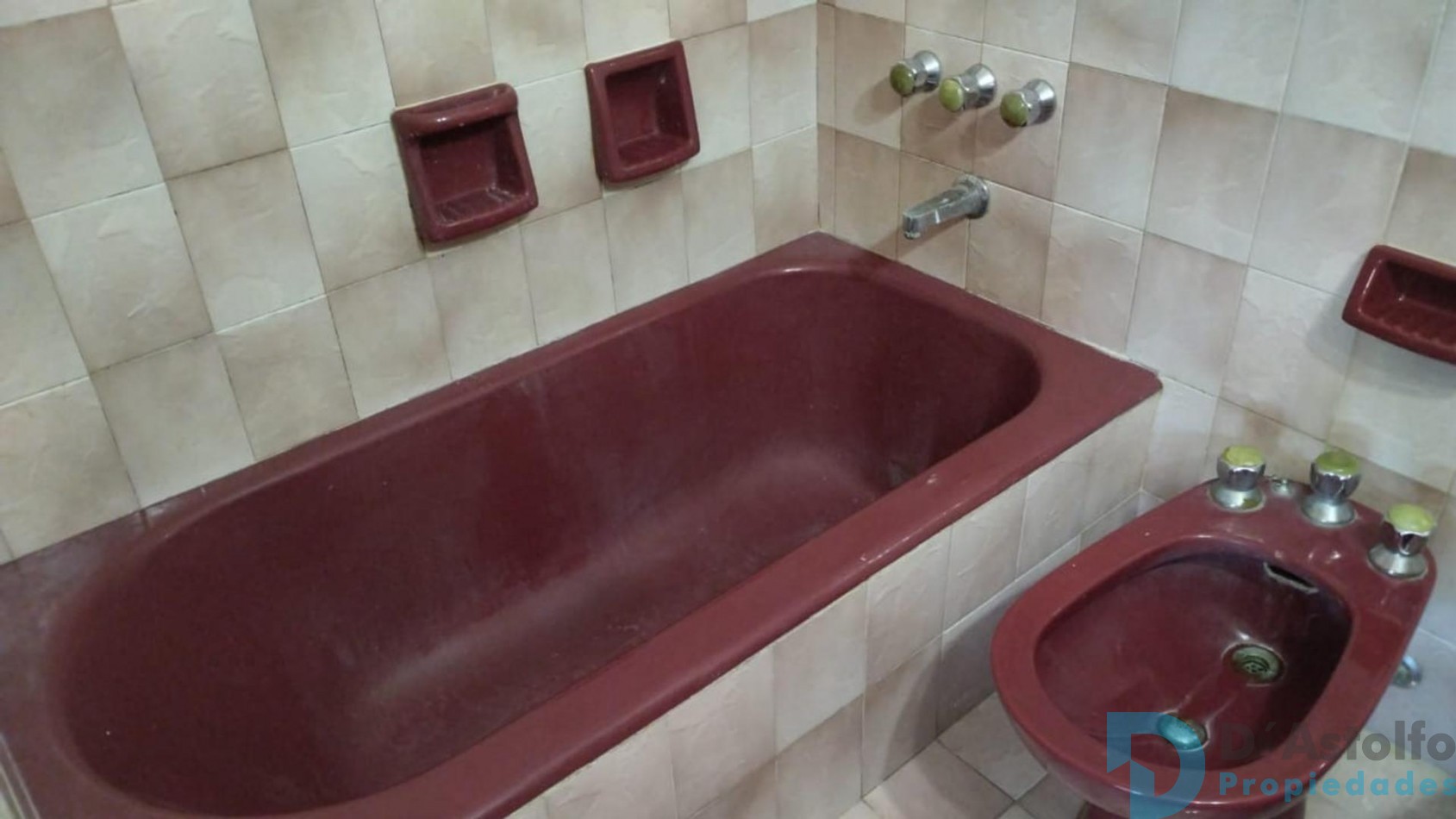Excelente propiedad 5 ambientes en primer Piso