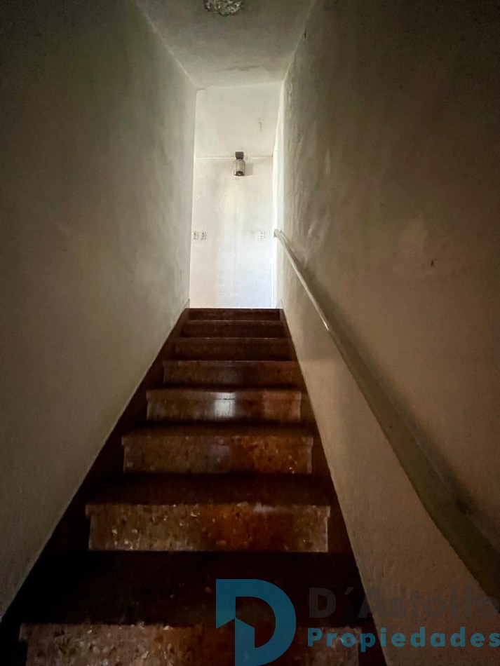 Excelente propiedad 5 ambientes en primer Piso