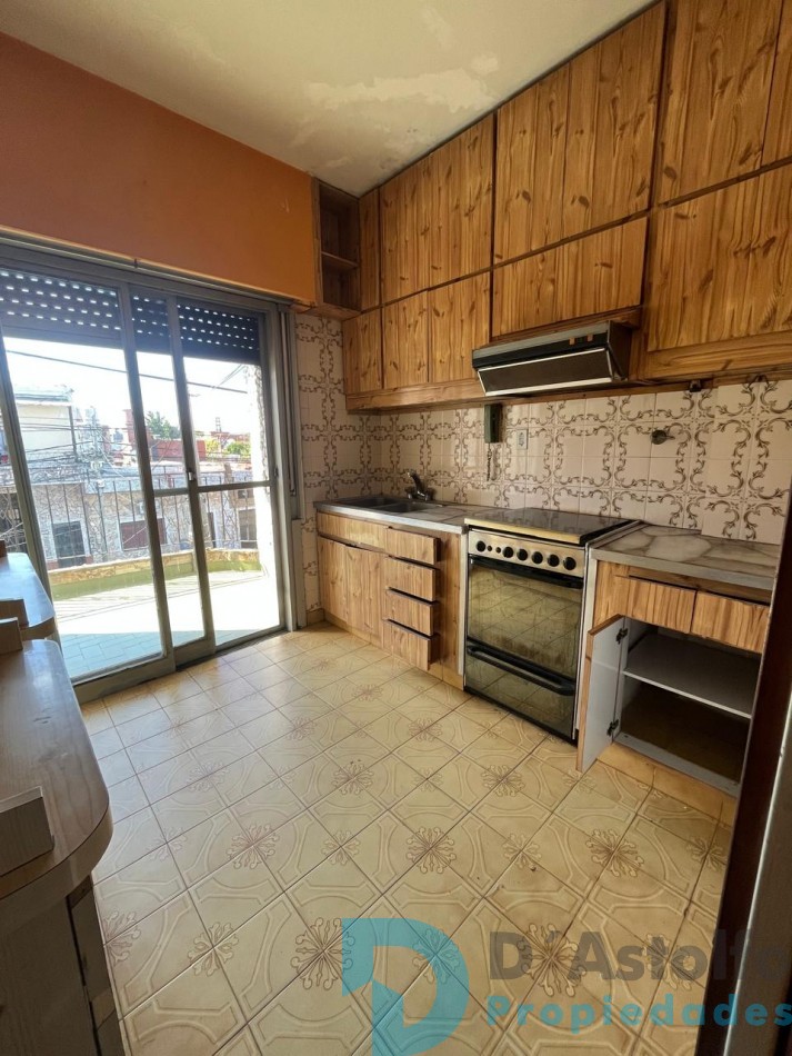 Excelente propiedad 5 ambientes en primer Piso