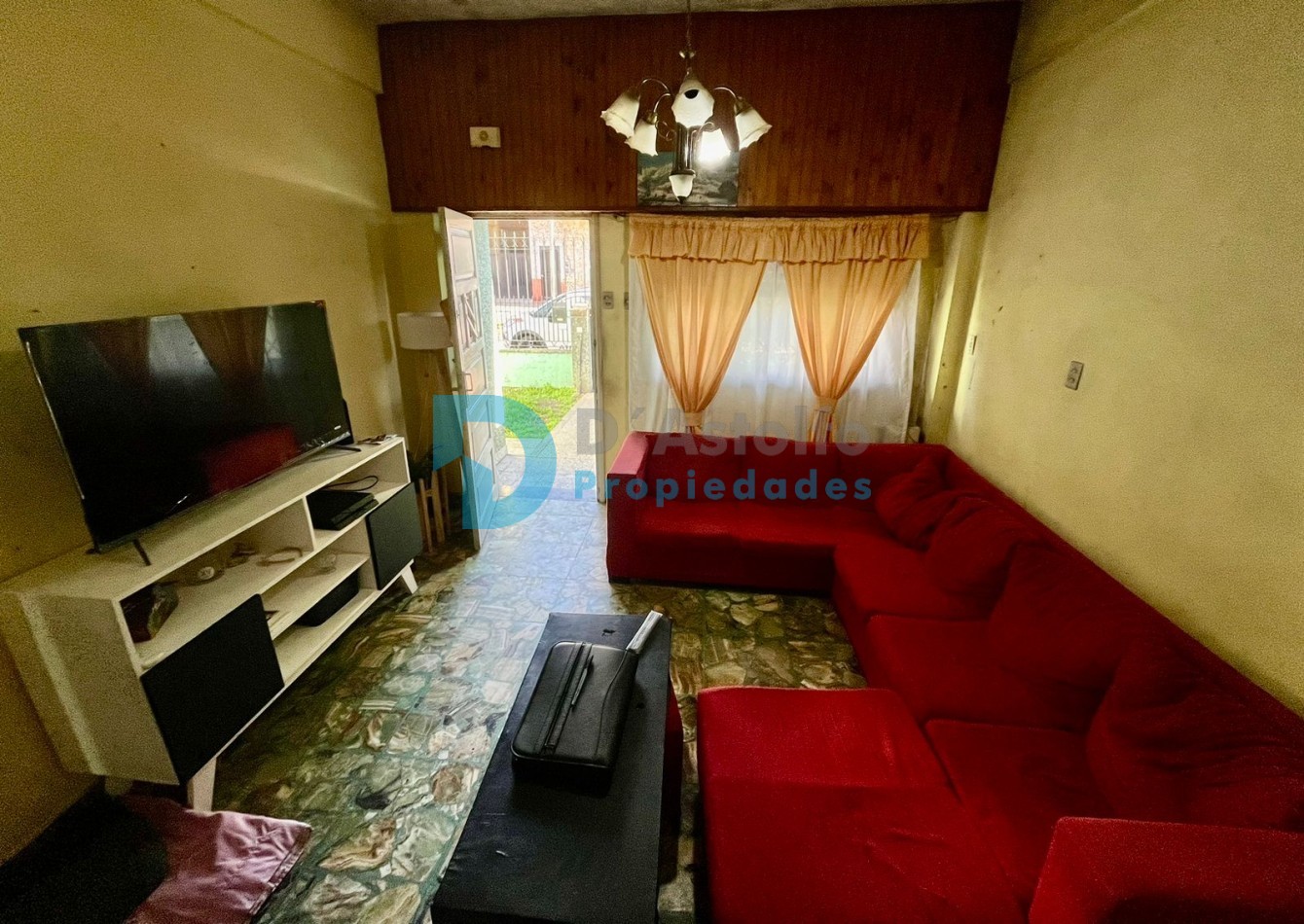 Excelente Local con vivienda