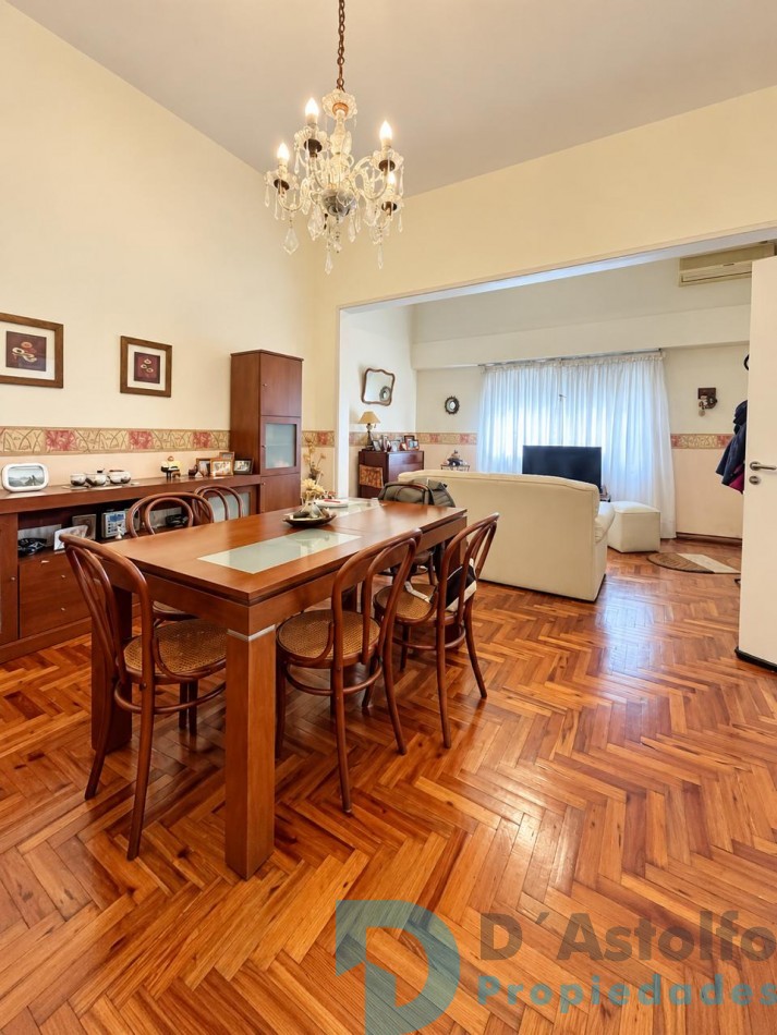 PH AL FRENTE 114 M² TOTALES | COCHERA, JARDIN Y PATIO | RECICLADO