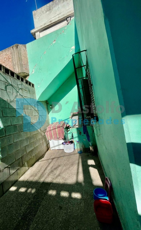 Excelente Local con vivienda